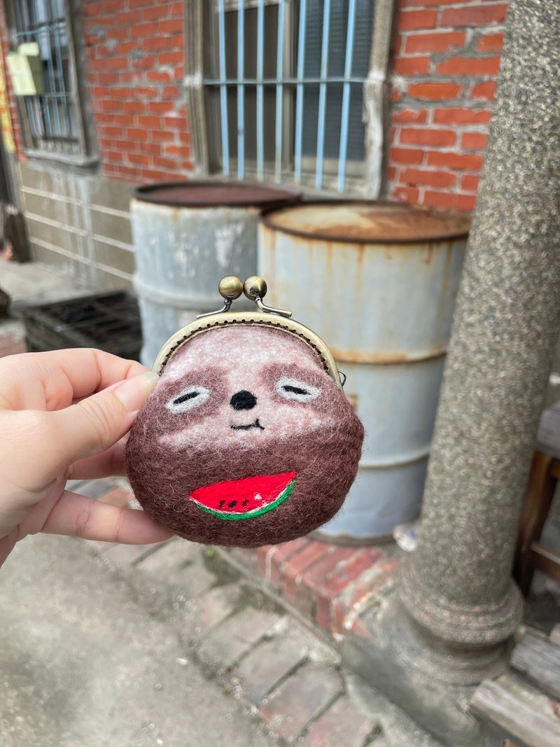 吃瓜 樹獺 掌心  口金包 羊樂多羊毛氈樂園 - 零錢包/小錢包 - 羊毛 