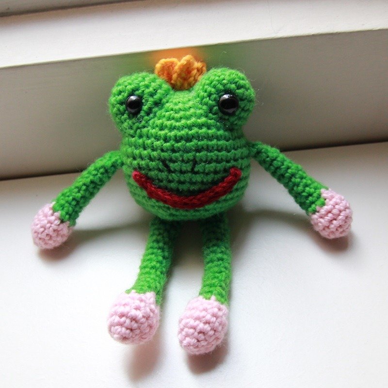 Amigurumi crochet doll: Knitting Pattern Deal, Green frog - Items for Display - Paper Green