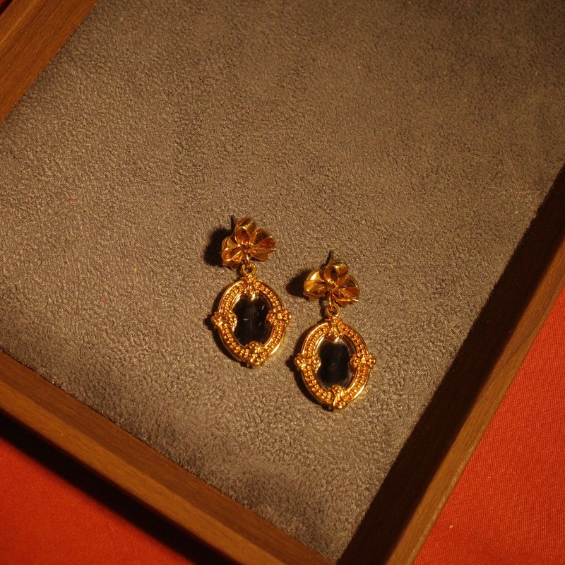 AVON Magic Mirror earring - 耳環/耳夾/耳骨夾 - 其他金屬 金色