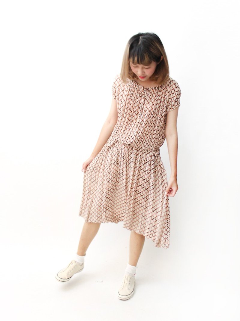 【RE0614D1256】初夏日本製復古簡約格子菱形裸色寬鬆短袖古著洋裝 - 洋裝/連身裙 - 聚酯纖維 卡其色