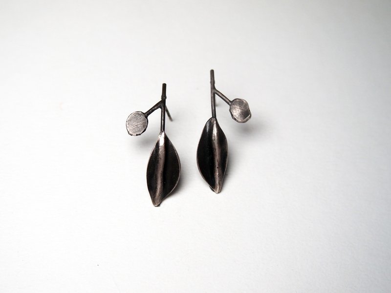 Plant Series  #a142 flower earring - Earrings & Clip-ons - Silver Black