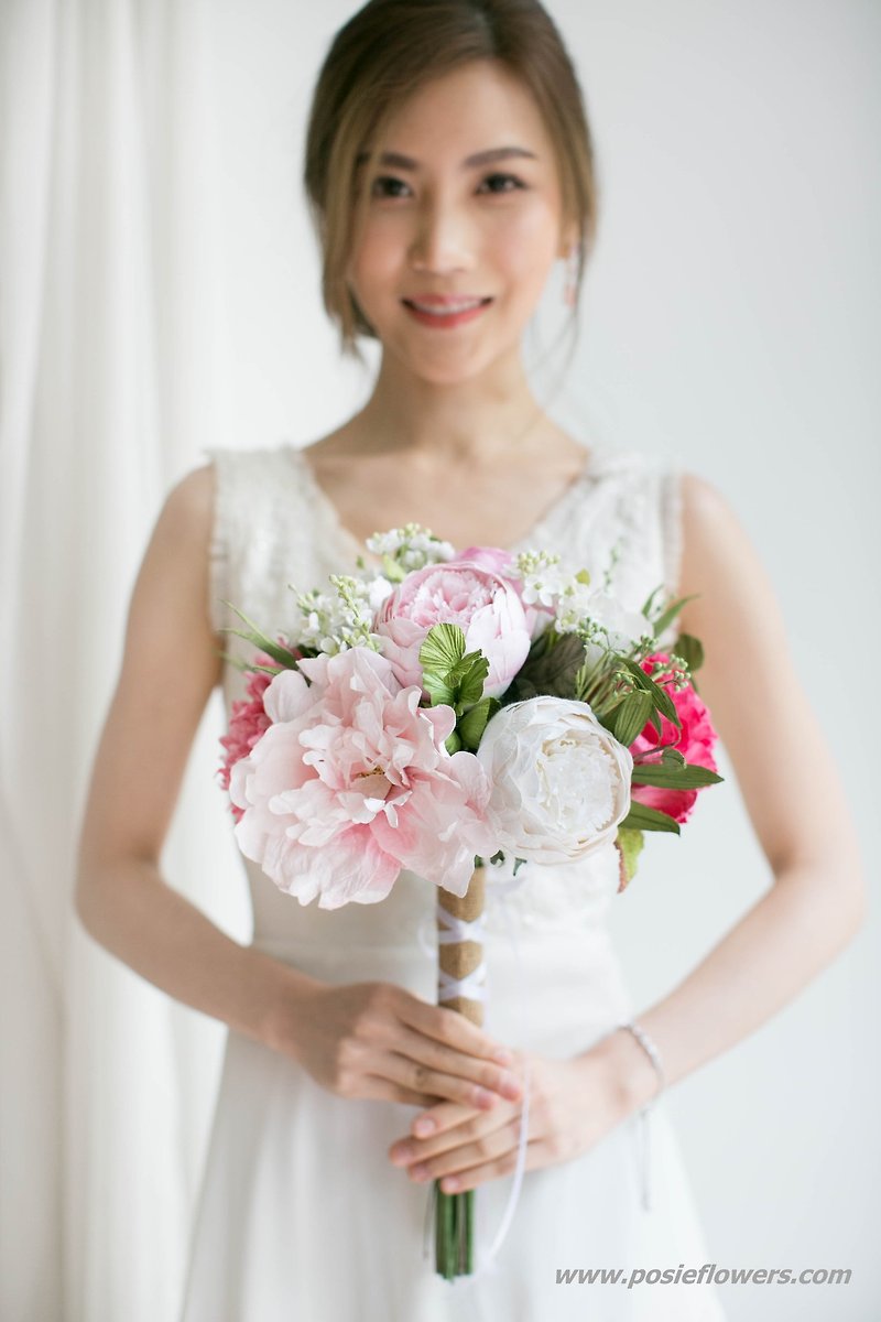 Sassy Pink Peony - Handmade Paper Flower Bridal Bouquet - งานไม้/ไม้ไผ่/ตัดกระดาษ - กระดาษ สึชมพู