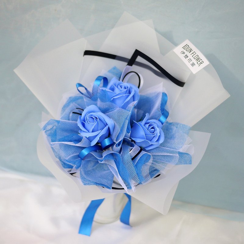 伊登花室 藍玫瑰香皂花 織布紗手拿花束 單束販售 - 乾花/永生花 - 植物．花 藍色