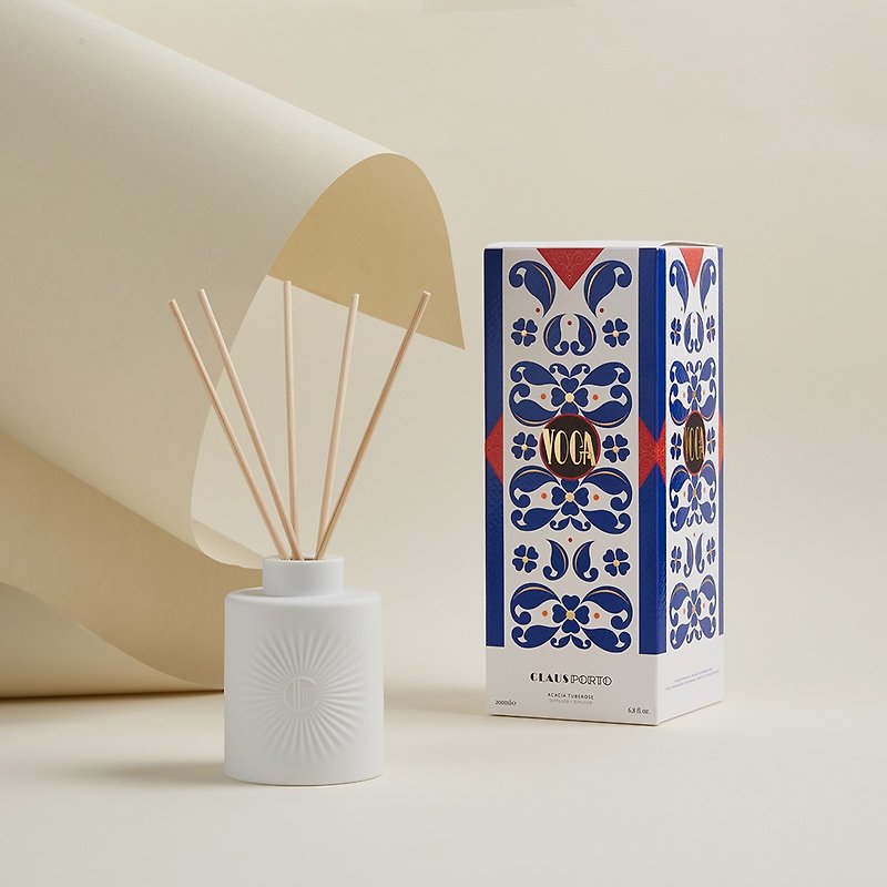 CLAUS PORTO White Porcelain Reed Diffuser Group Queen of the Night (Acacia Tuberose) - Fragrances - Essential Oils 