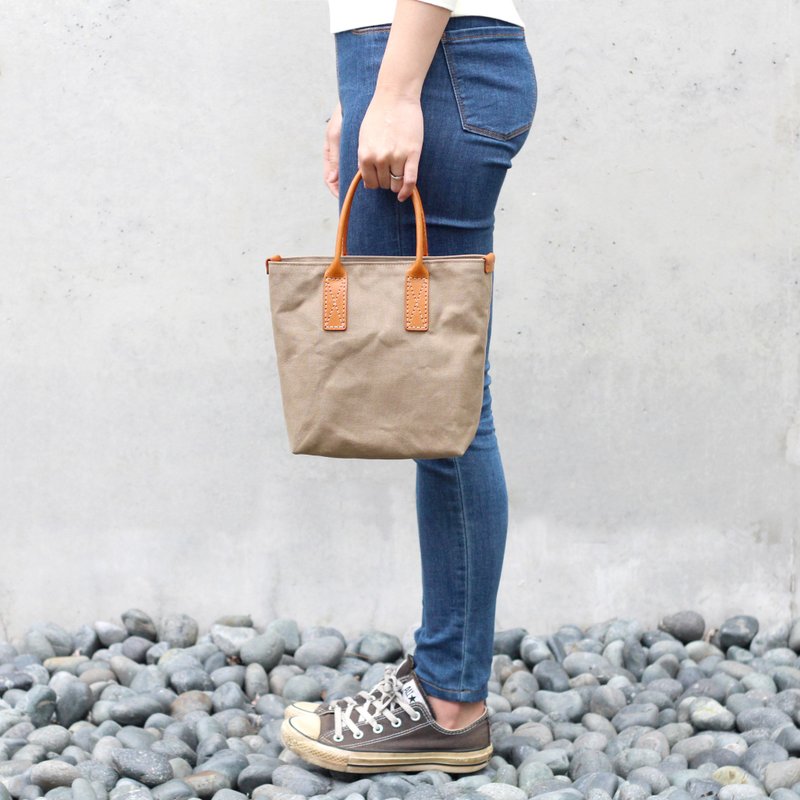 Small carry-on tote/handbag/Japanese canvas- Khaki - กระเป๋าคลัทช์ - ผ้าฝ้าย/ผ้าลินิน สีกากี