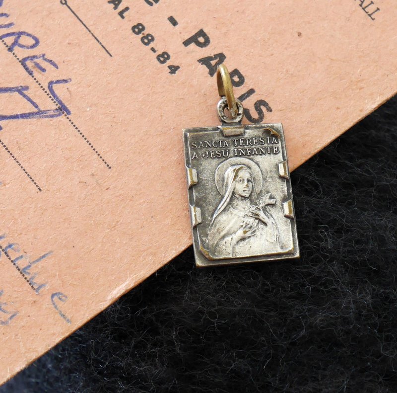 Antique Vintage French Faith Silver Vintage Sancta Teresia Square Pendant - Necklaces - Other Metals Silver