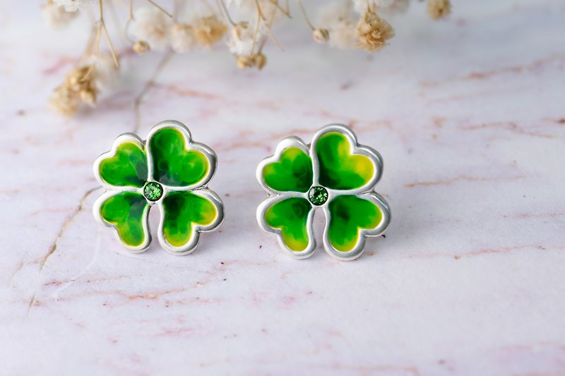 Flower series lucky four-leaf clover shape pin earrings gradient green (ERIJA0823E) - Earrings & Clip-ons - Silver Green