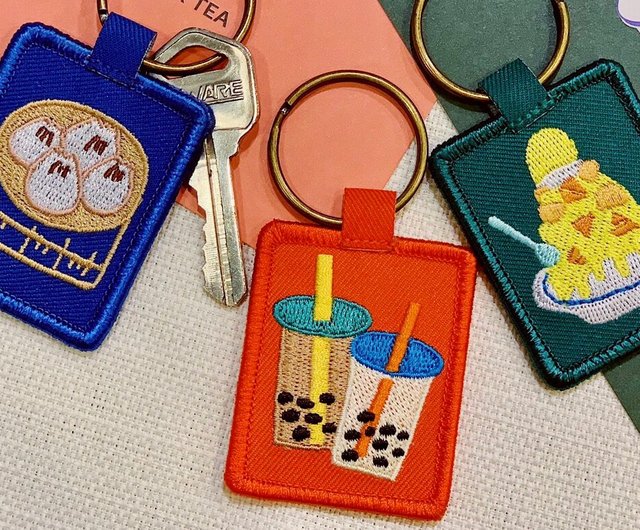 新品　ebagos 封筒形キーホルダー ミルク×刺繍 ebagos 封筒形キーホルダー ミルク×刺繍[45558] – CREER