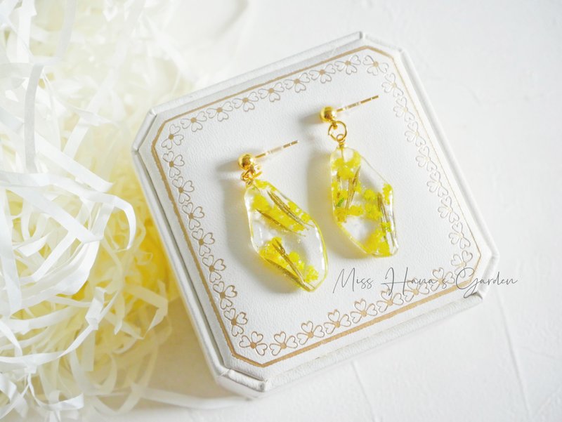 Willow Yellow - Preserved Flower Earrings - Handmade Glue Resin Dry Embossed Flower Earrings - Silver - ต่างหู - พืช/ดอกไม้ สีเหลือง