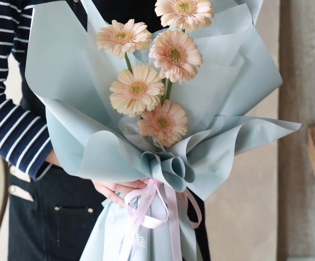 Amazon｜siawadeky ひまわり 花輪 11頭 向日葵 壁飾り花 枯れ