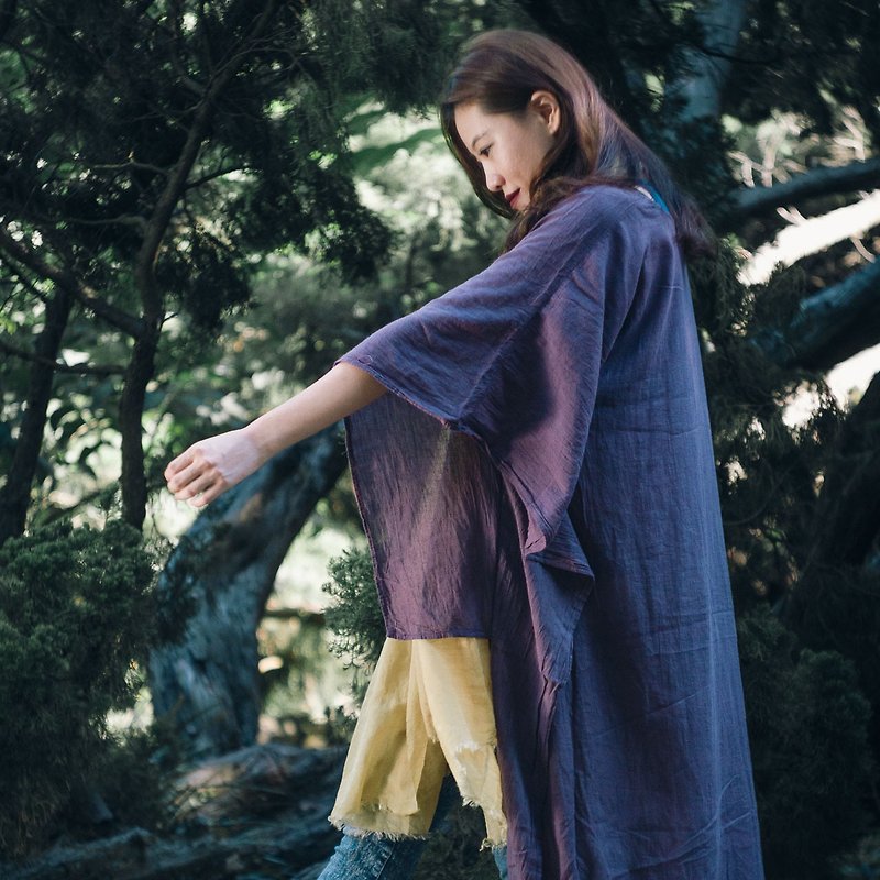 Grass dyed wide-sleeve top - เสื้อผู้หญิง - ผ้าฝ้าย/ผ้าลินิน สีม่วง