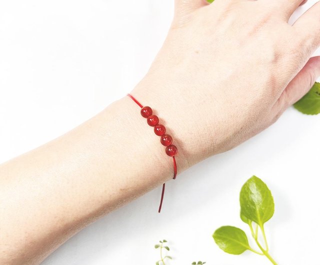 レッド革のブレスレット7月の赤いカルセドニーの幸運のレッドx5宝石