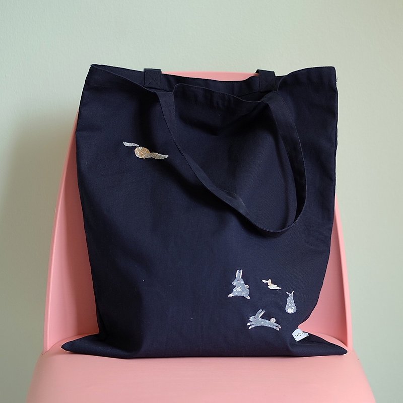 Rabbit Moon Tote Bag - 其他 - 繡線 藍色