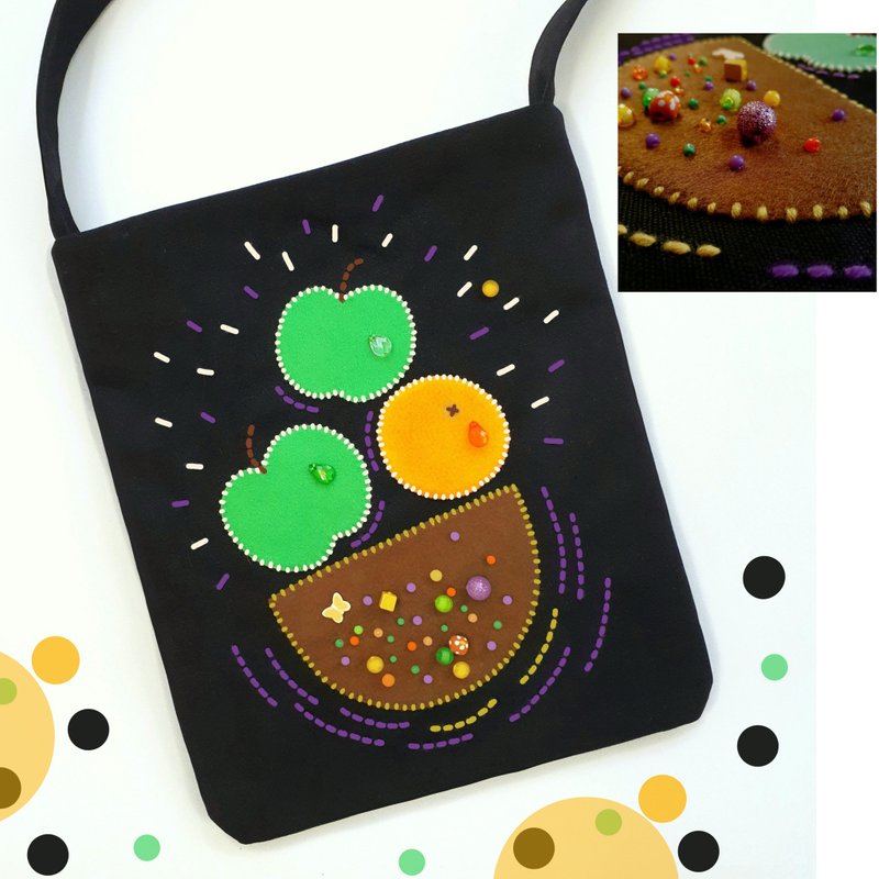 ปักมือ handmade tote กระเป๋าผ้าแคนวาส 14 ออนซ์ ดีไซน์เก๋โดดเด่น ขนาด 12x14 นิ้ว - กระเป๋าถือ - วัสดุอื่นๆ สีดำ