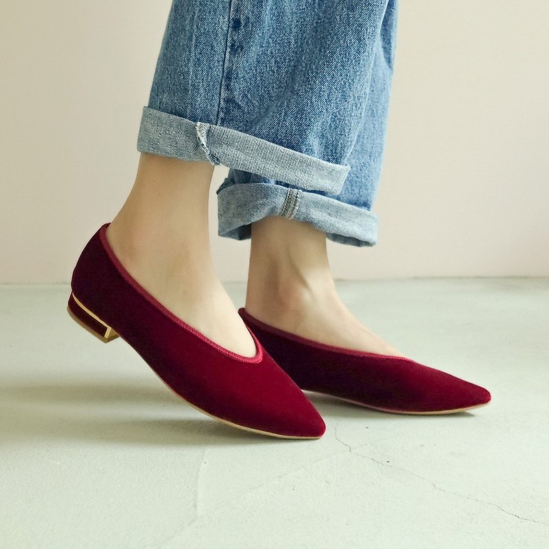 Japanese velvet! Warm gloss elegant pointed shoes Red MIT-Real Red - รองเท้าบัลเลต์ - หนังแท้ สีแดง