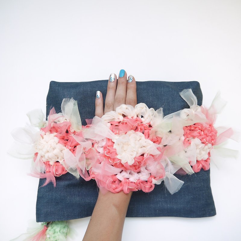 clutch! Bloom knitting Flower × denim pouch - Other - Cotton & Hemp Pink