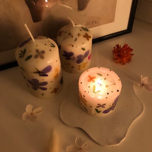 Zoë Gowen Creates Stunning Handmade Flower Candles