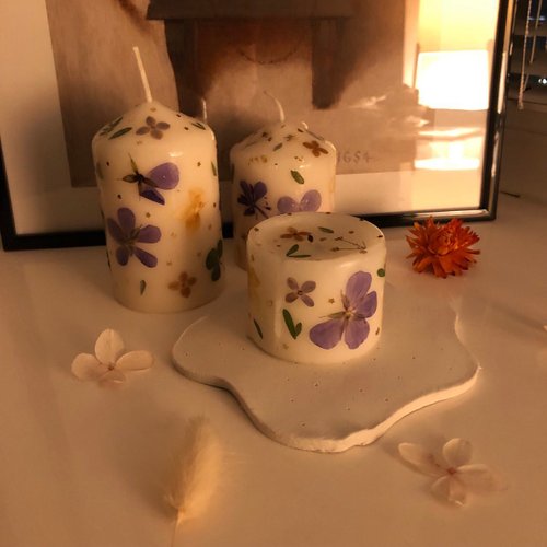 Zoë Gowen Creates Stunning Handmade Flower Candles