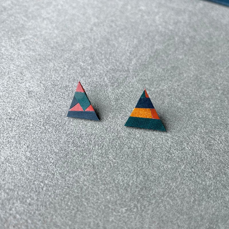 [Handmade in Japan] Triangular Mountain Genuine Leather Earrings Geometric - Earrings & Clip-ons - Genuine Leather Multicolor
