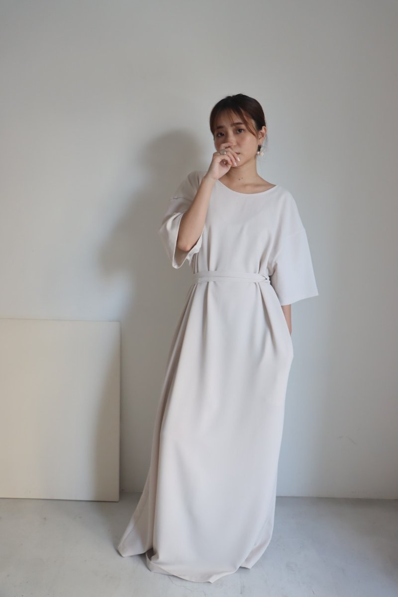 Embroidered Logo Belted Dress - 洋裝/連身裙 - 其他材質 