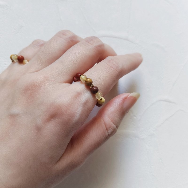 Bean Paste Egg Yolk Natural Stone Index Finger Ring (Egg Stone. Blonde Crystal) to relieve stress and eliminate procrastination and loneliness. - แหวนทั่วไป - คริสตัล สีเหลือง