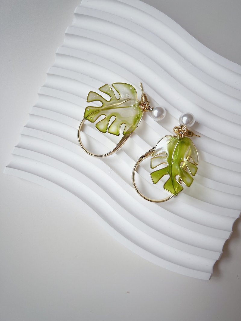 Turtle taro gold drop resin earrings - Earrings & Clip-ons - Resin Green