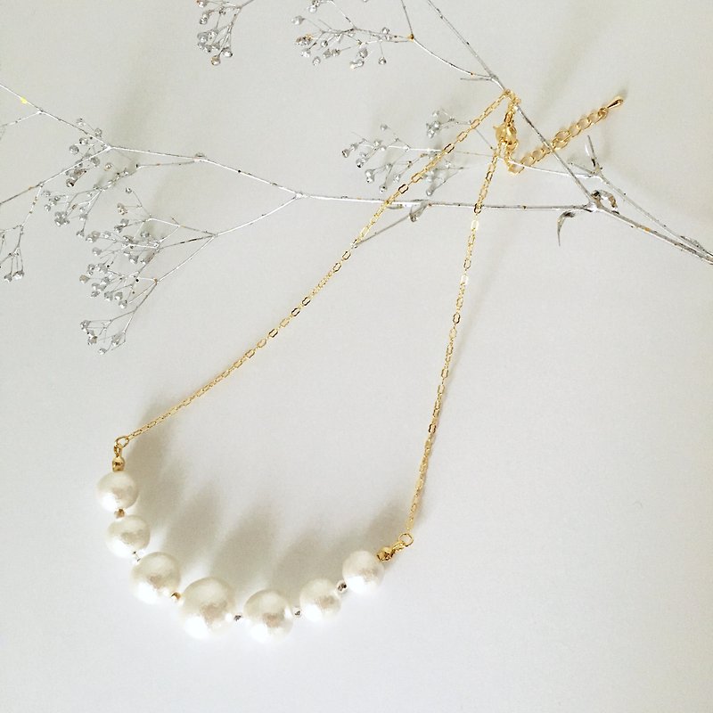 Cotton pearl gradation necklace White - สร้อยคอ - ผ้าฝ้าย/ผ้าลินิน ขาว