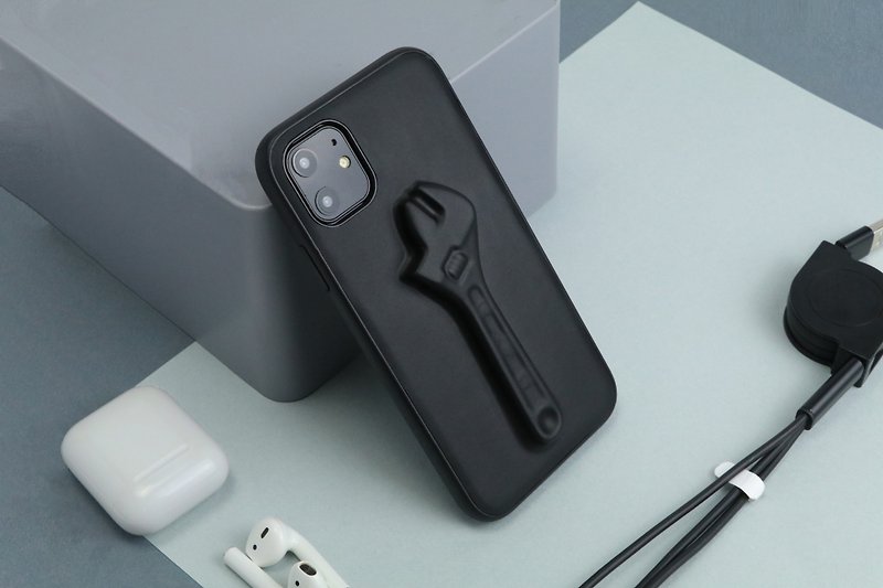 VF Matte蘋果手機殼Iphone11手機殼小眾立體扳手圖案 - 手機殼/手機套 - 其他材質 黑色