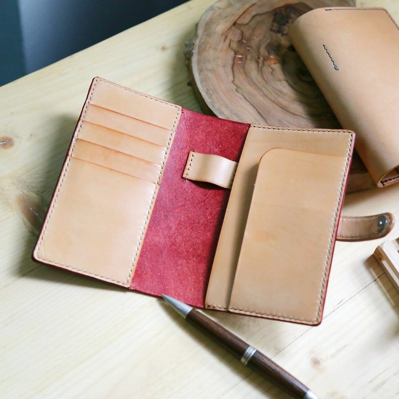 Yichuang Small Room | Vegetable Tanned Hand Dyed Practical Passport Holder Mother's Day Gift - Passport Holders & Cases - Genuine Leather 