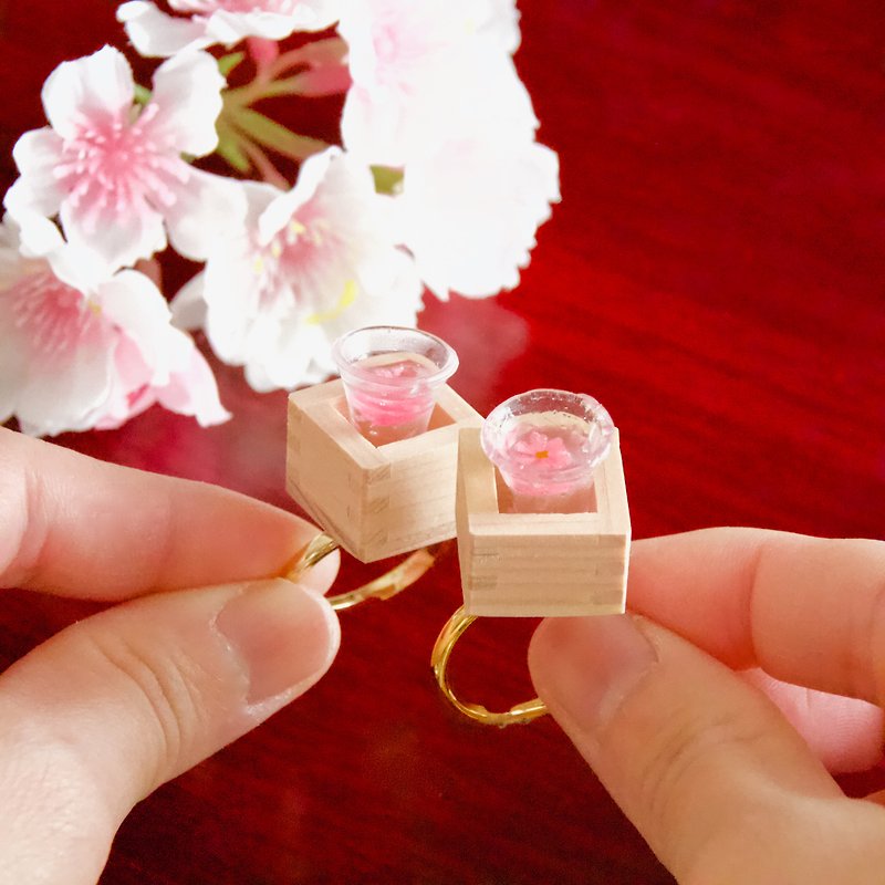 A cherry blossom viewing sake ring that you can use to toast anytime - แหวนทั่วไป - พลาสติก สึชมพู