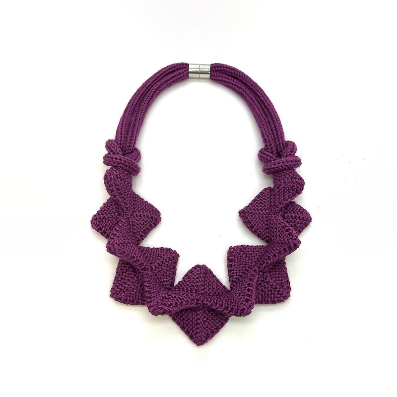 Purple fiber art necklace Hand Knitted Necklace Woven necklace - 項鍊 - 繡線 紫色