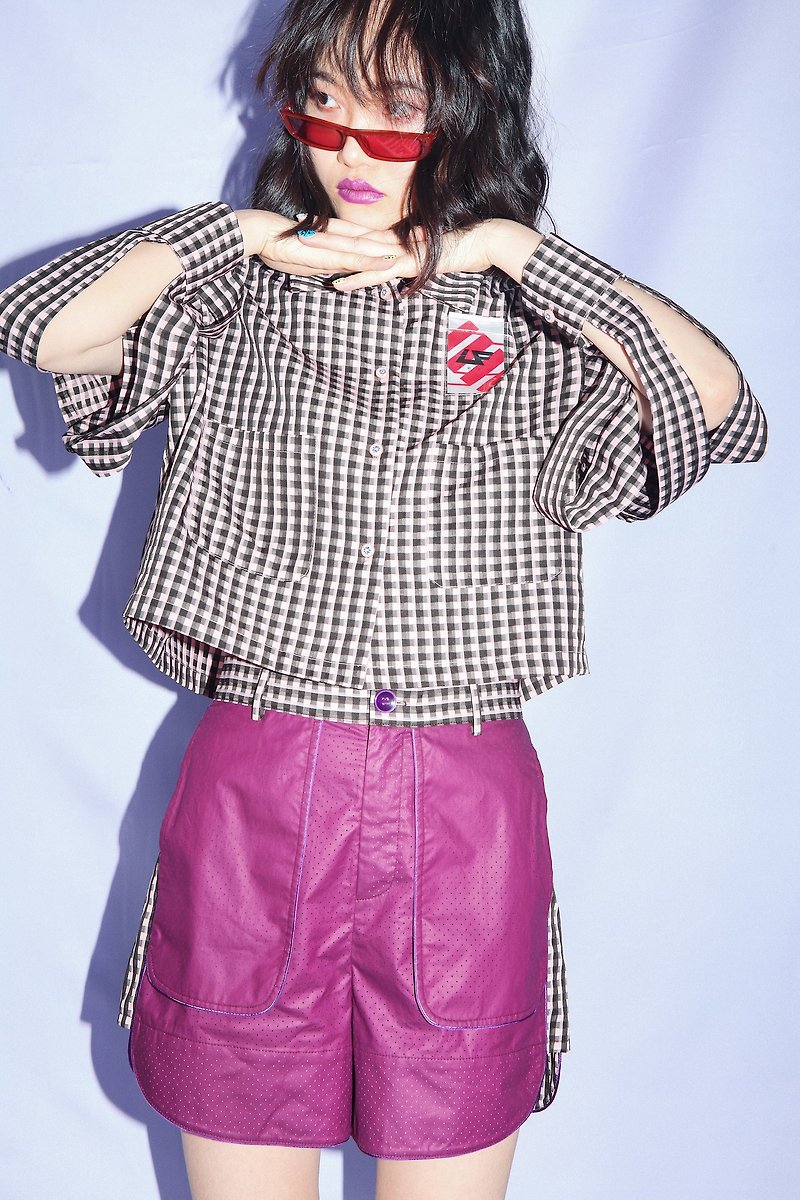 粉黑格子袖子飄帶設計感略A型短款襯衣 - 女襯衫 - 其他人造纖維 粉紅色
