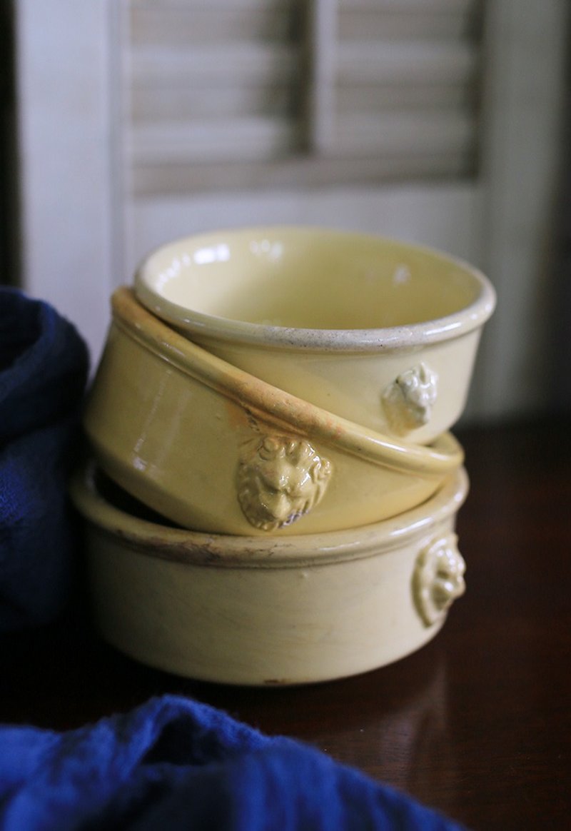 1896 French lion head antique clay pot ceramicware (set of 3) - อื่นๆ - ดินเผา สีทอง