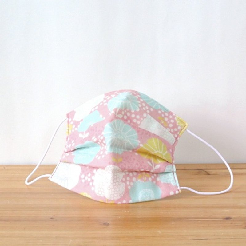 可洗滌、舒適且可愛的手工立體口罩 Flower hail Pink 日本布料 手作 | TEMARIYA - 口罩/口罩收納套 - 棉．麻 粉紅色