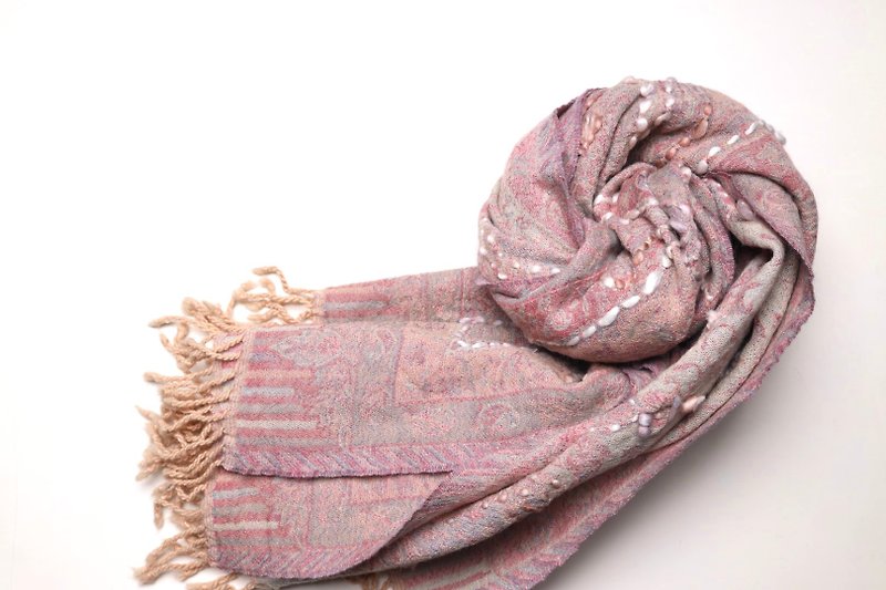 [Mother's Day Gift] Cashmere boiled wool hand-embroidered scarf shawl dreamy pink gray fast - ผ้าพันคอถัก - ขนแกะ สึชมพู