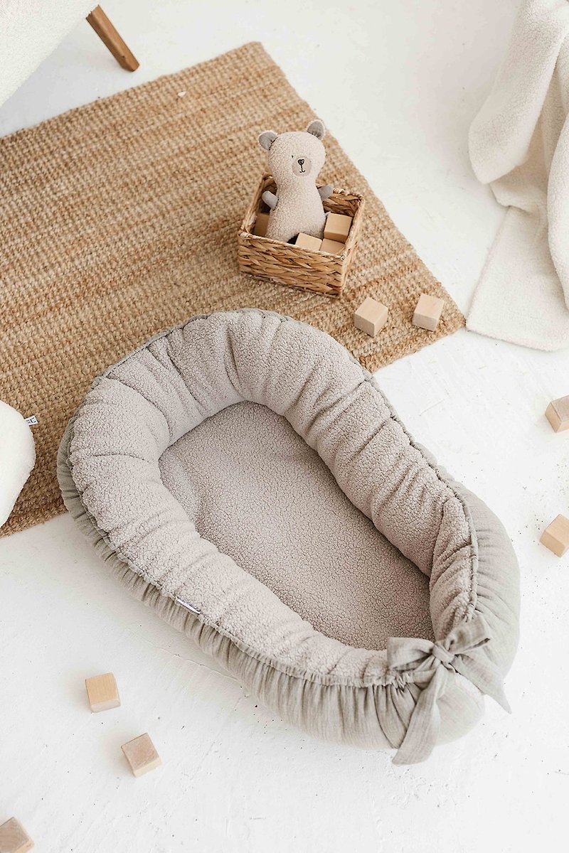 Baby nest in natural colors  plush soft TEDDY + muslin - Bedding - Cotton & Hemp Multicolor