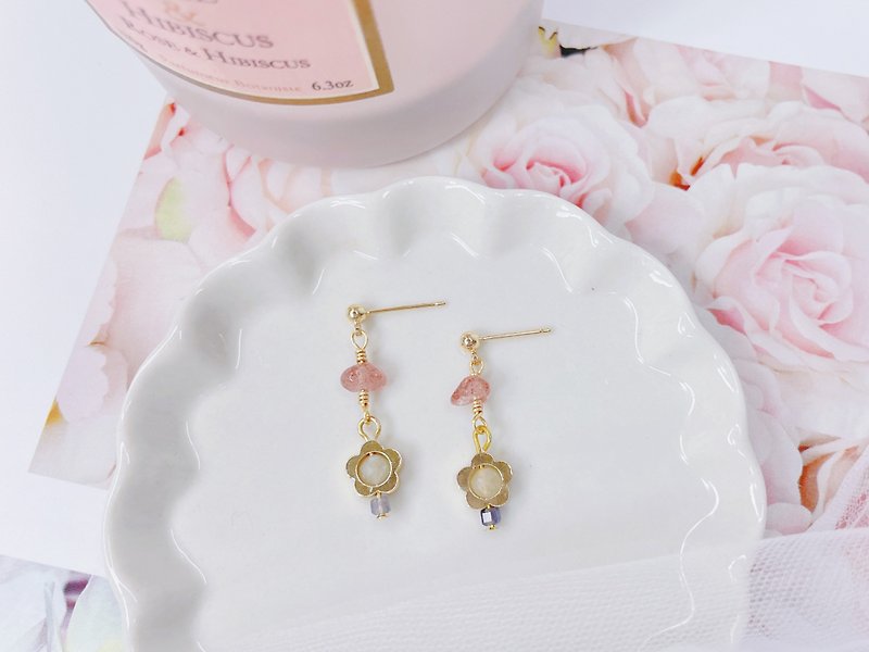 Quiet sea of ​​flowers || Strawberry crystal Stone cordierite peach blossom earrings - Earrings & Clip-ons - Crystal Pink