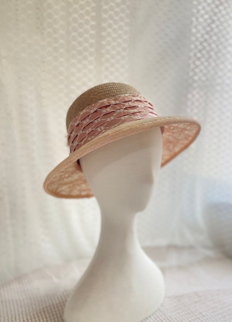 Original design hand-knitted straw hat with different materials-Camille - หมวก - ผ้าฝ้าย/ผ้าลินิน 