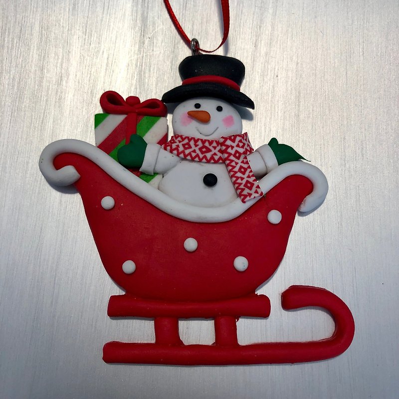 Christmas snowman sleigh pendant - ของวางตกแต่ง - ดินเผา สีแดง