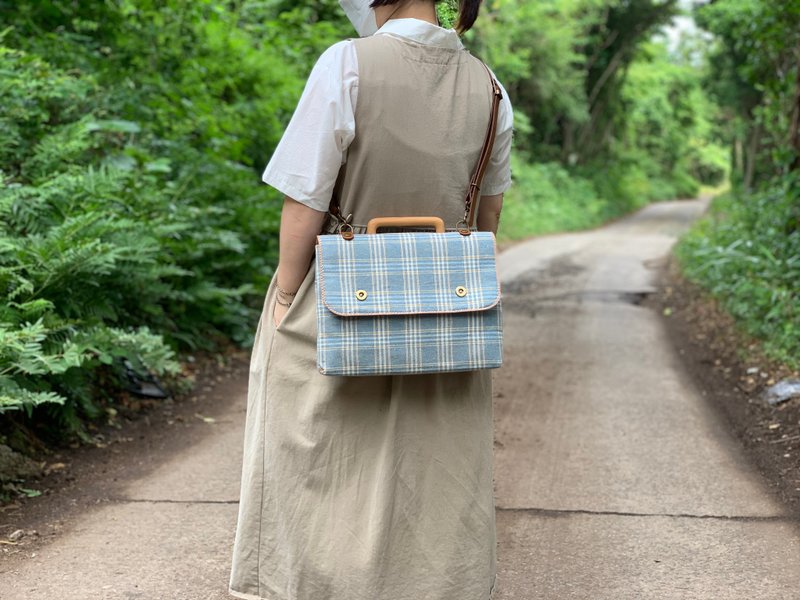 Two Button Bag - Vintage Blue Check L - 電腦包/筆電包 - 其他材質 多色