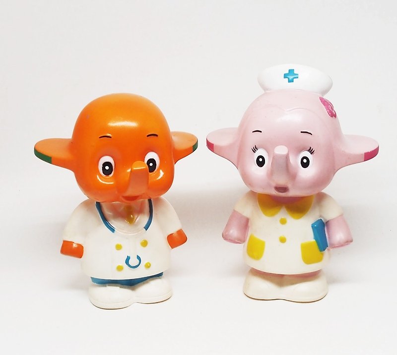 [それ以上の月曜日の青色]曜日の憂鬱：日本の医者と看護師佐藤と看護婦の里子 - 置物 - プラスチック 多色