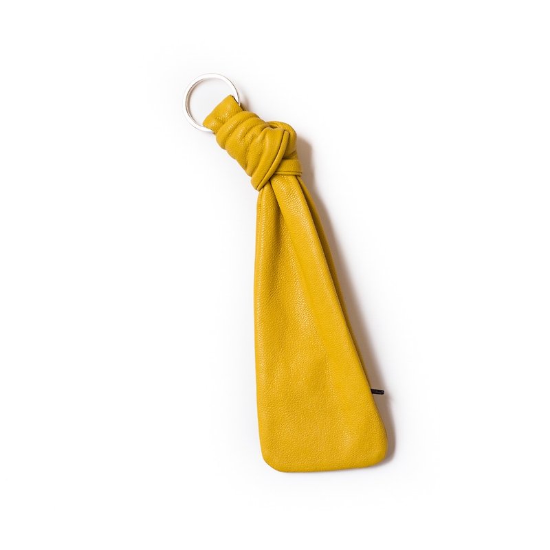 Patina leather Hand ordered Knot · zipper bag zipper Wallets - กระเป๋าใส่เหรียญ - หนังแท้ สีเหลือง