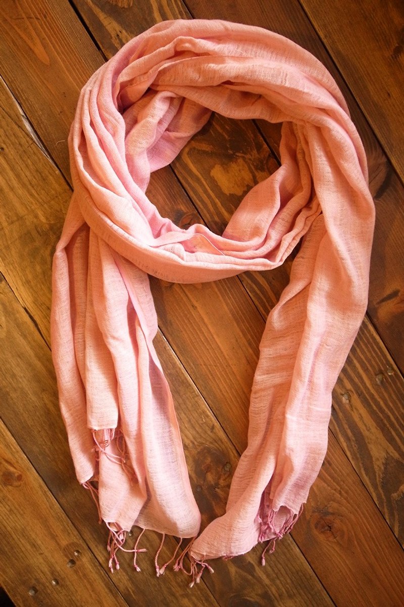 【樂拍子】公平貿易 春夏新品 手織 有機棉 植物染 披肩 圍巾（粉紅） - 絲巾 - 棉．麻 粉紅色