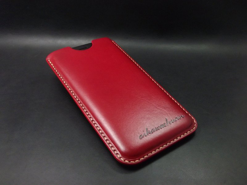 APEE leather handmade ~ plastic phone holster ~ plain dark red - เคส/ซองมือถือ - หนังแท้ 