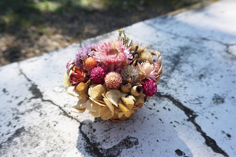 Small dried flower basket*exchange gifts*Valentine's Day*wedding*birthday gift - Plants - Plants & Flowers Multicolor