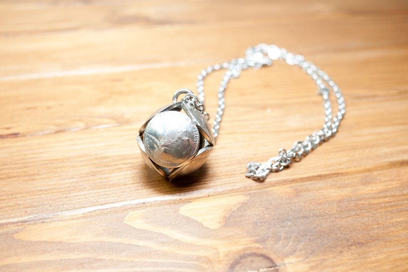 Dreamstation Leather Institute, handmade original American 5 cent coin ball necklace. - สร้อยคอ - โลหะ สีเงิน