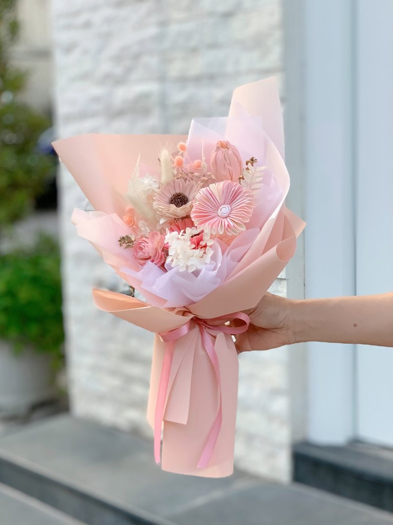 Baby pink 乾燥花永生花束 告白花束 生日禮物 情人花束 畢業花束 - 乾燥花/永生花 - 植物．花 多色