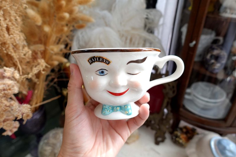 American antiques in the 90s three-dimensional ceramic smiley face doll teacup coffee cup coffee shop home decoration - Mugs - Pottery White