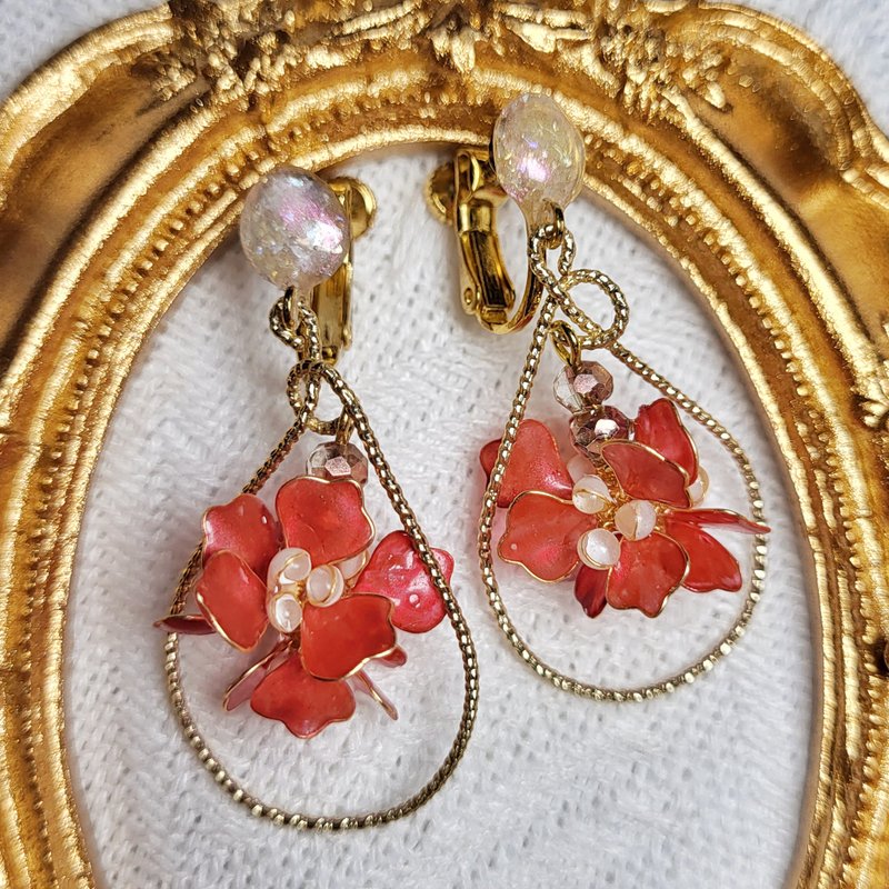 [NiouJiou handmade jewelry] Get some winter fu crystal flower earrings Christmas red Valentine’s Day gift - Earrings & Clip-ons - Resin Red