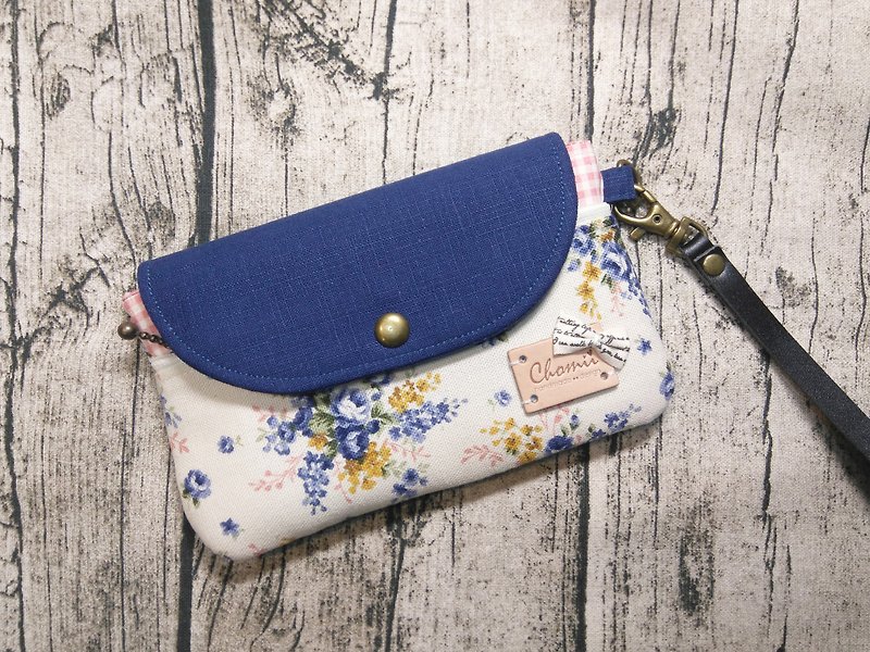 Chomii. Clutch blue floral cell phone pocket - Clutch Bags - Cotton & Hemp Blue
